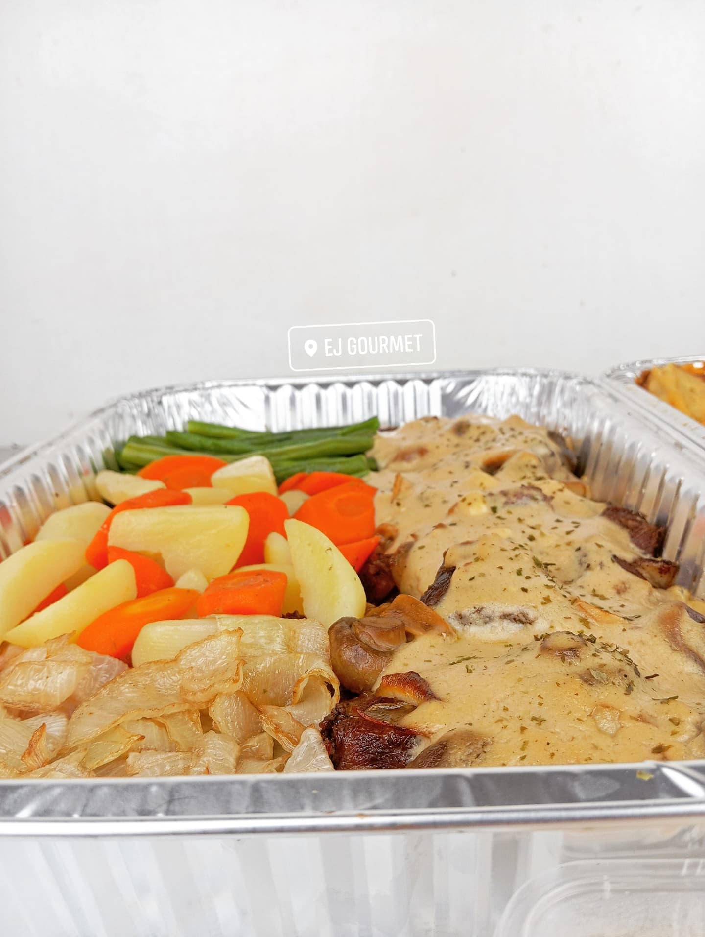 Roasted Beef in Mushroom Gravy Sauce